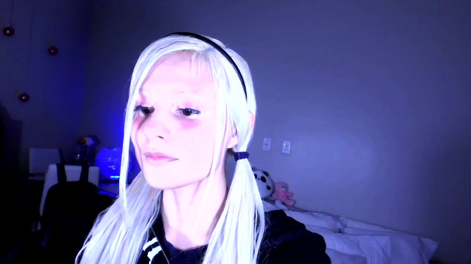 Gallery image thumbnail from Bambidoll00's myfreecams stream on, 04/15/2026, 24:15 image 16 of 20