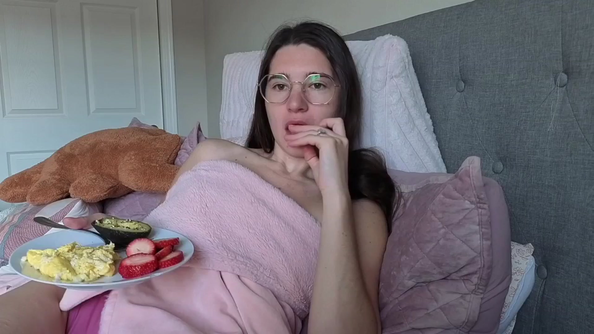 Gallery image thumbnail from Bambifarrina's myfreecams stream on, 02/25/2026, 15:08 image 14 of 20