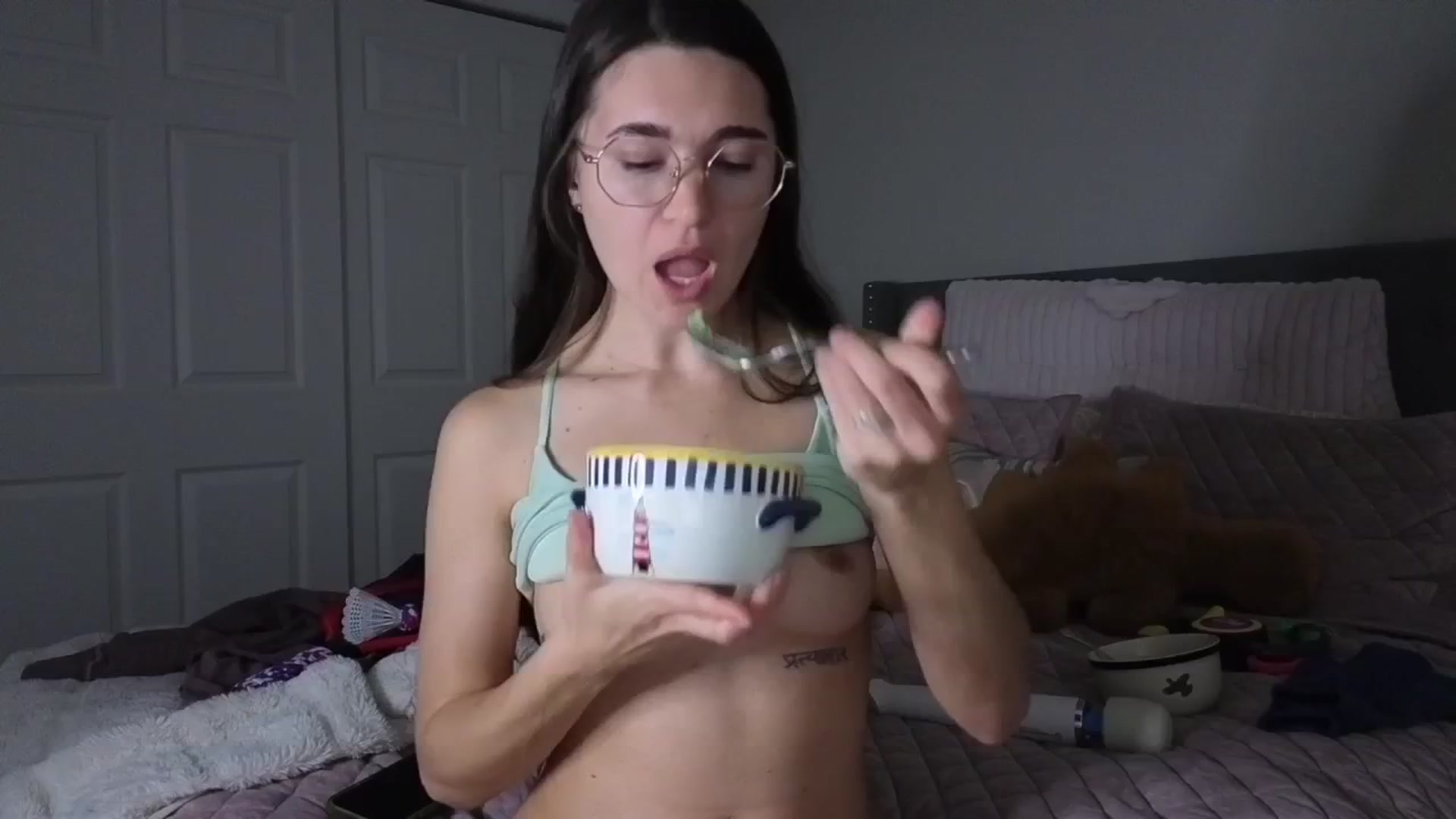 Gallery image thumbnail from Bambifarrina's myfreecams stream on, 02/27/2026, 01:33 image 16 of 20
