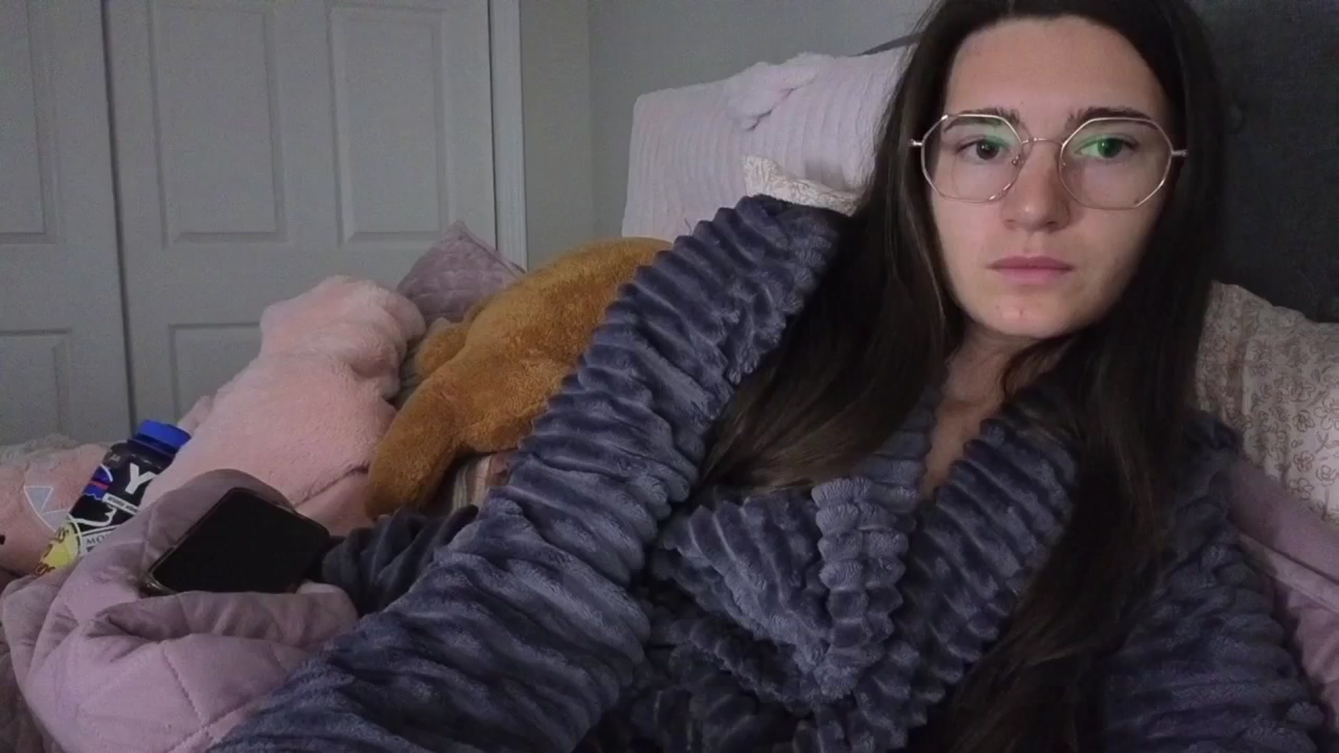Gallery image thumbnail from Bambifarrina's myfreecams stream on, 03/01/2026, 24:34 image 9 of 20