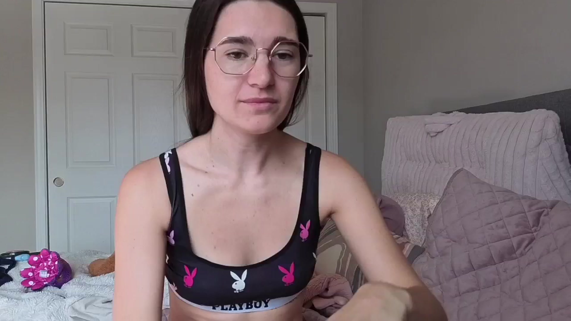 Gallery image thumbnail from Bambifarrina's myfreecams stream on, 03/01/2026, 17:34 image 12 of 20