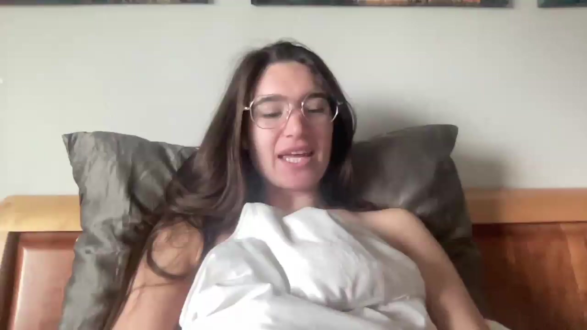 Gallery image thumbnail from Bambifarrina's myfreecams stream on, 05/12/2026, 16:19 image 1 of 20