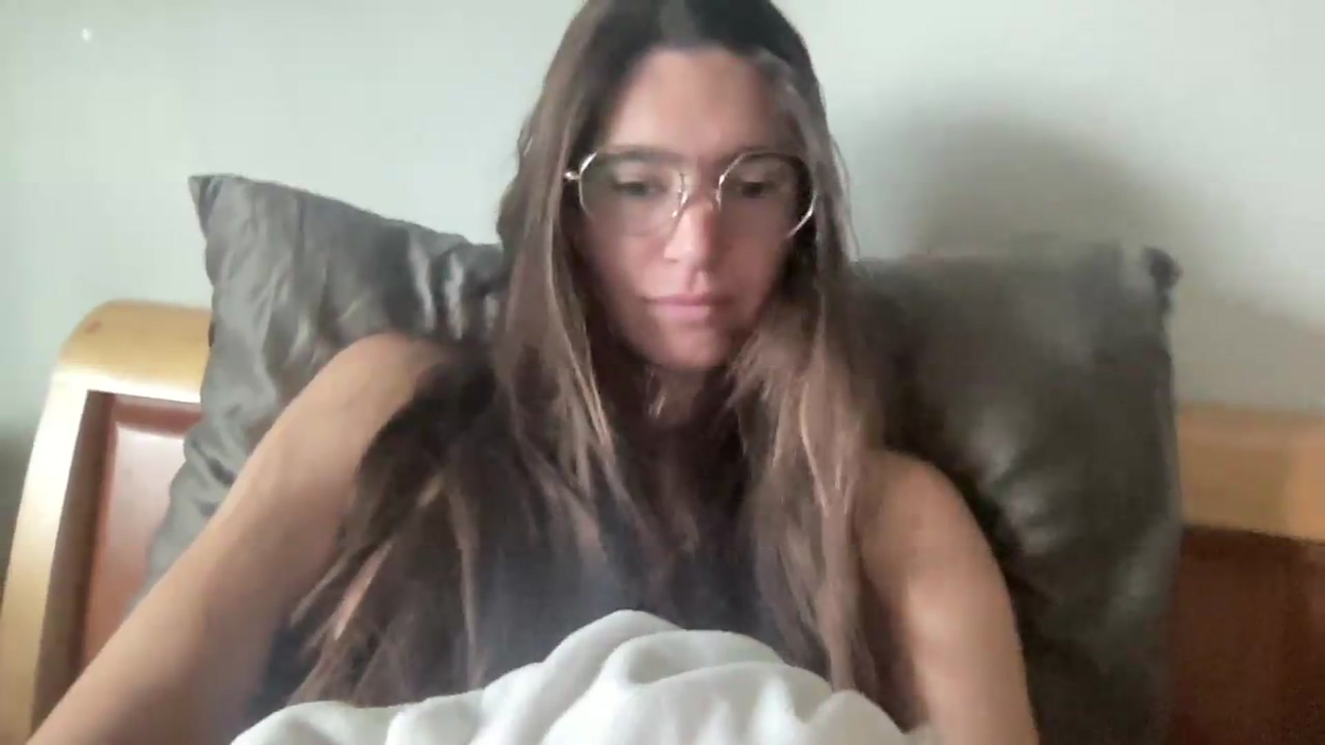 Gallery image thumbnail from Bambifarrina's myfreecams stream on, 05/12/2026, 16:19 image 17 of 20