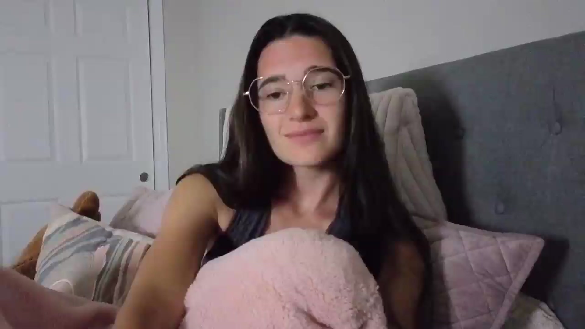 Gallery image thumbnail from Bambifarrina's myfreecams stream on, 06/07/2026, 03:30 image 6 of 20