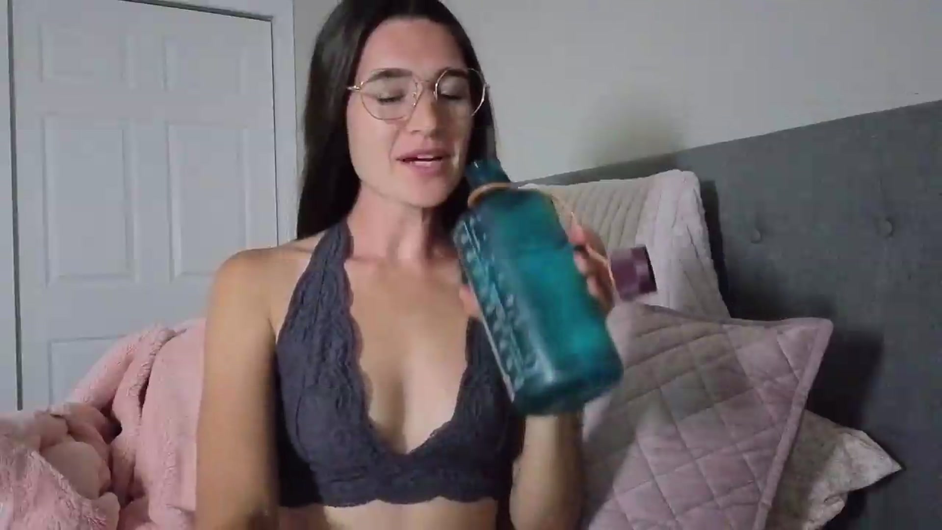 Gallery image thumbnail from Bambifarrina's myfreecams stream on, 06/07/2026, 03:30 image 11 of 20
