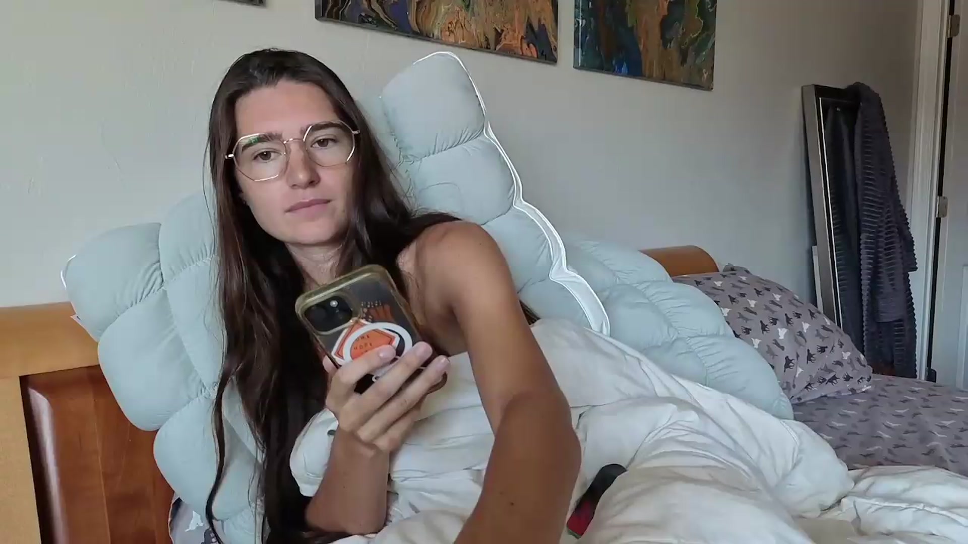 Gallery image thumbnail from Bambifarrina's myfreecams stream on, 08/03/2026, 17:03 image 15 of 20