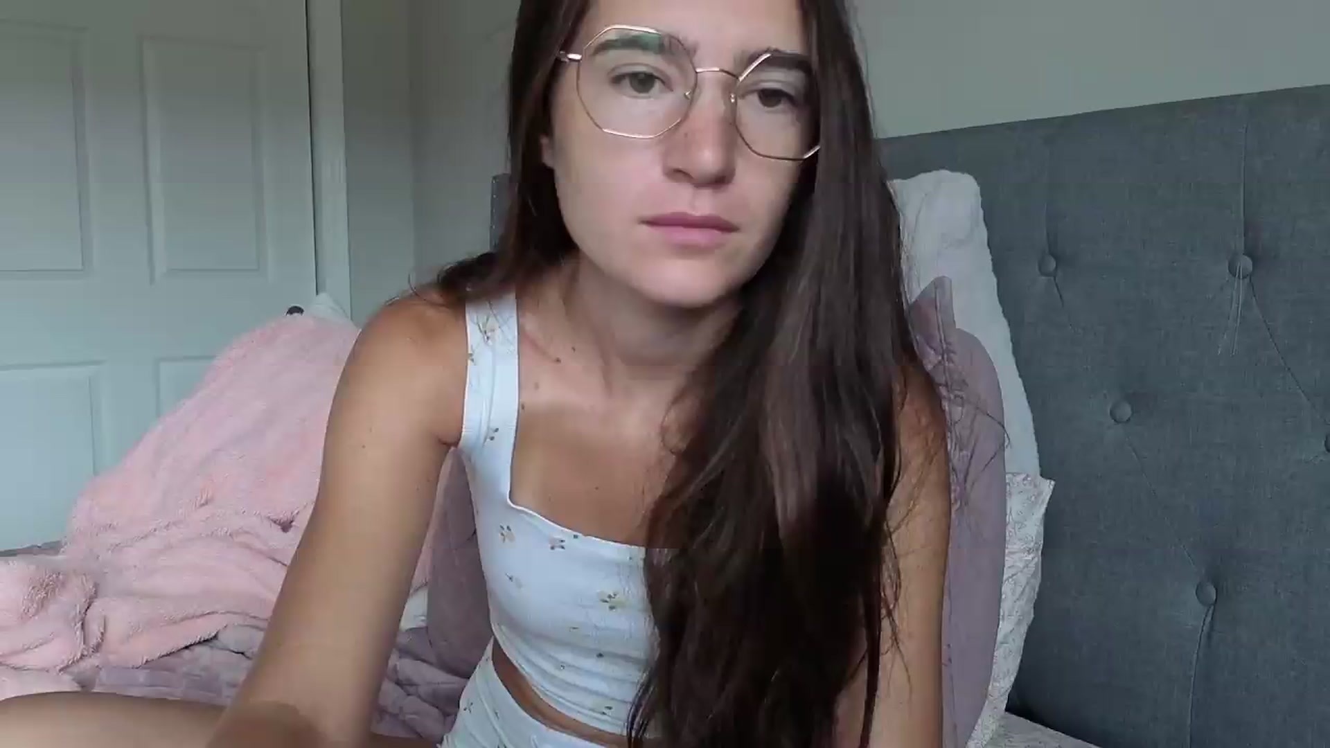 Gallery image thumbnail from Bambifarrina's myfreecams stream on, 08/06/2026, 17:03 image 5 of 20
