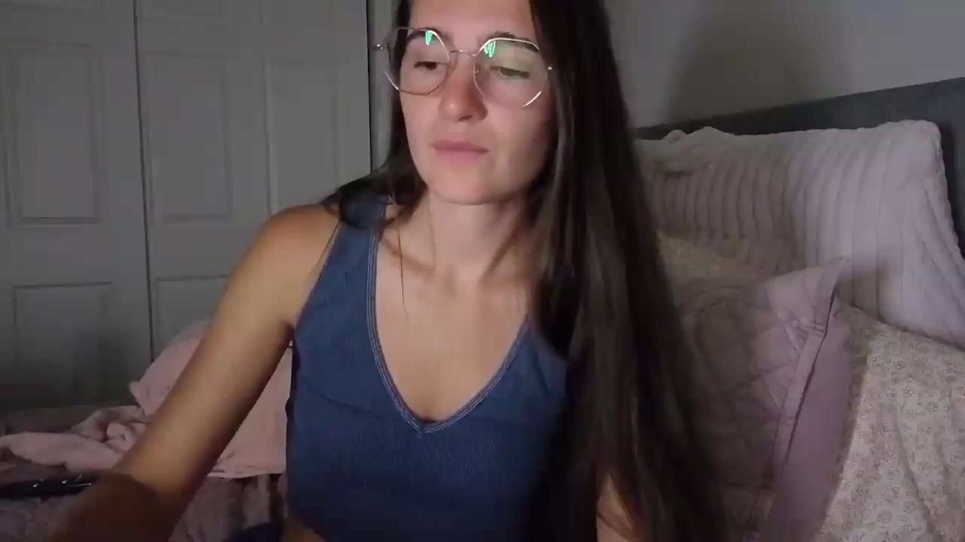 Gallery image thumbnail from Bambifarrina's myfreecams stream on, 09/09/2026, 02:20 image 17 of 20