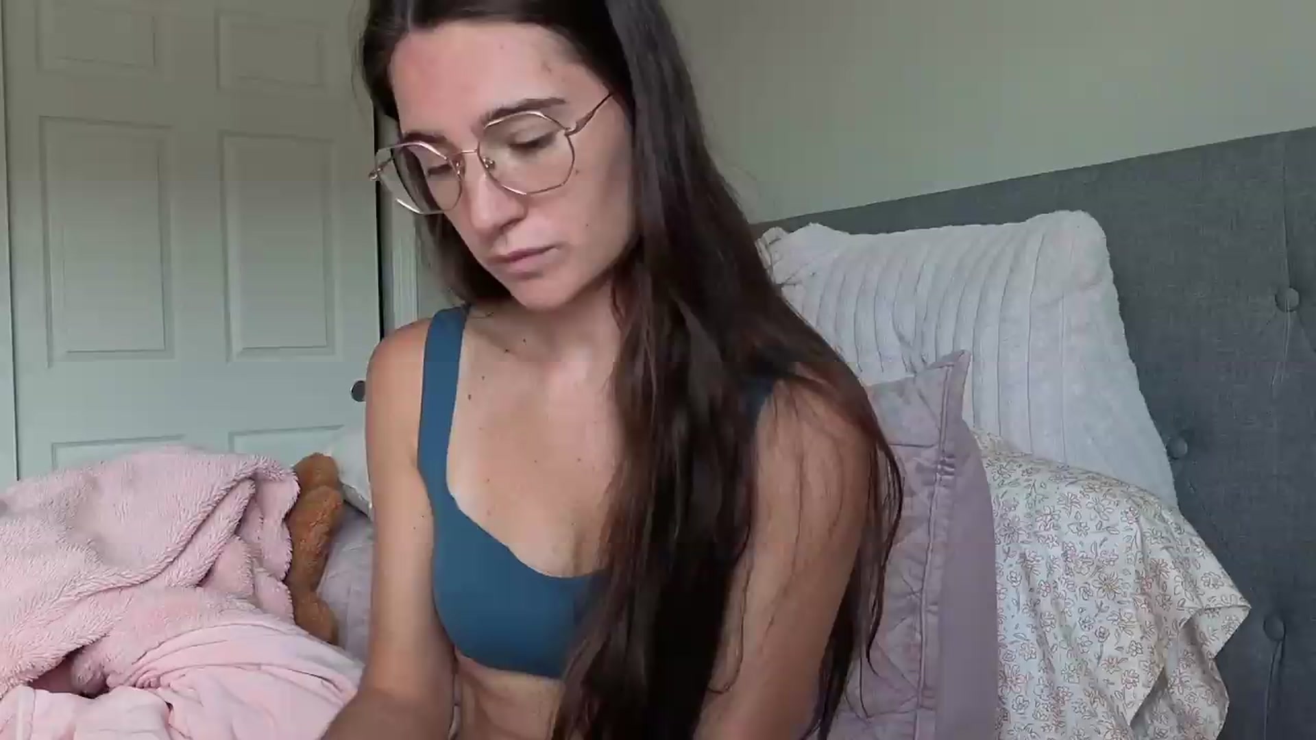 Gallery image thumbnail from Bambifarrina's myfreecams stream on, 09/10/2026, 17:00 image 11 of 20