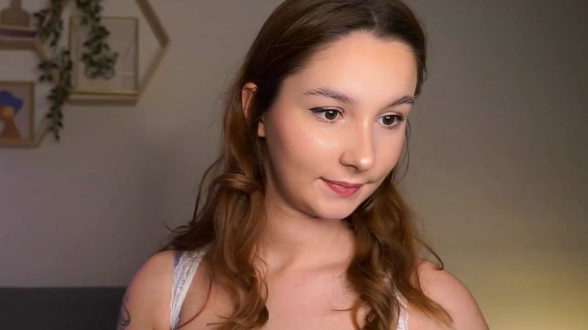 Gallery image thumbnail from BambiiQueen's myfreecams stream on, 03/13/2026, 19:27 image 14 of 20