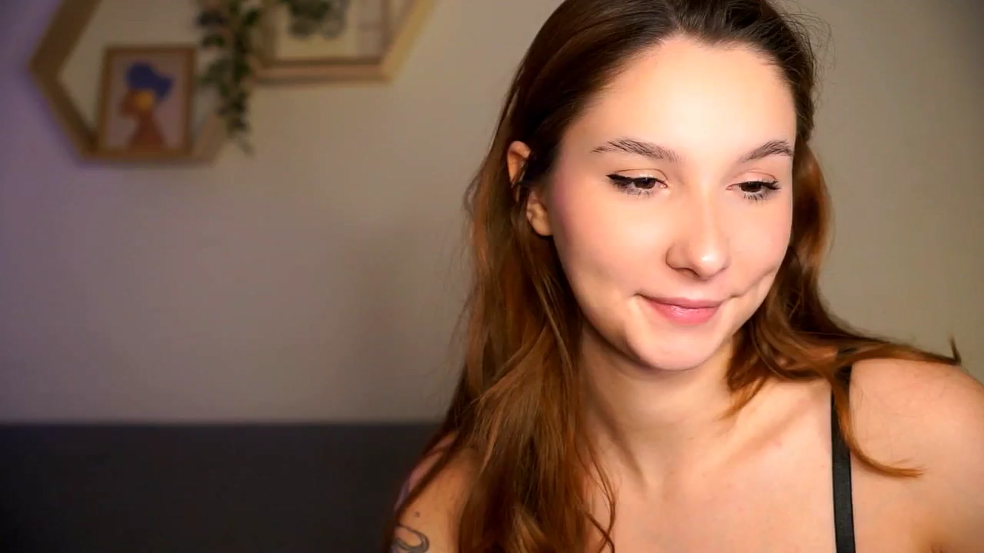 Gallery image thumbnail from BambiiQueen's myfreecams stream on, 03/18/2026, 11:39 image 12 of 20