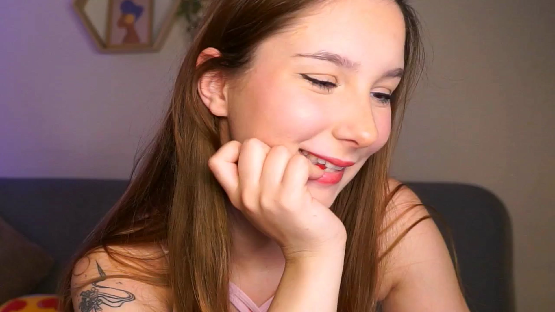 Gallery image thumbnail from BambiiQueen's myfreecams stream on, 03/29/2026, 15:33 image 7 of 20