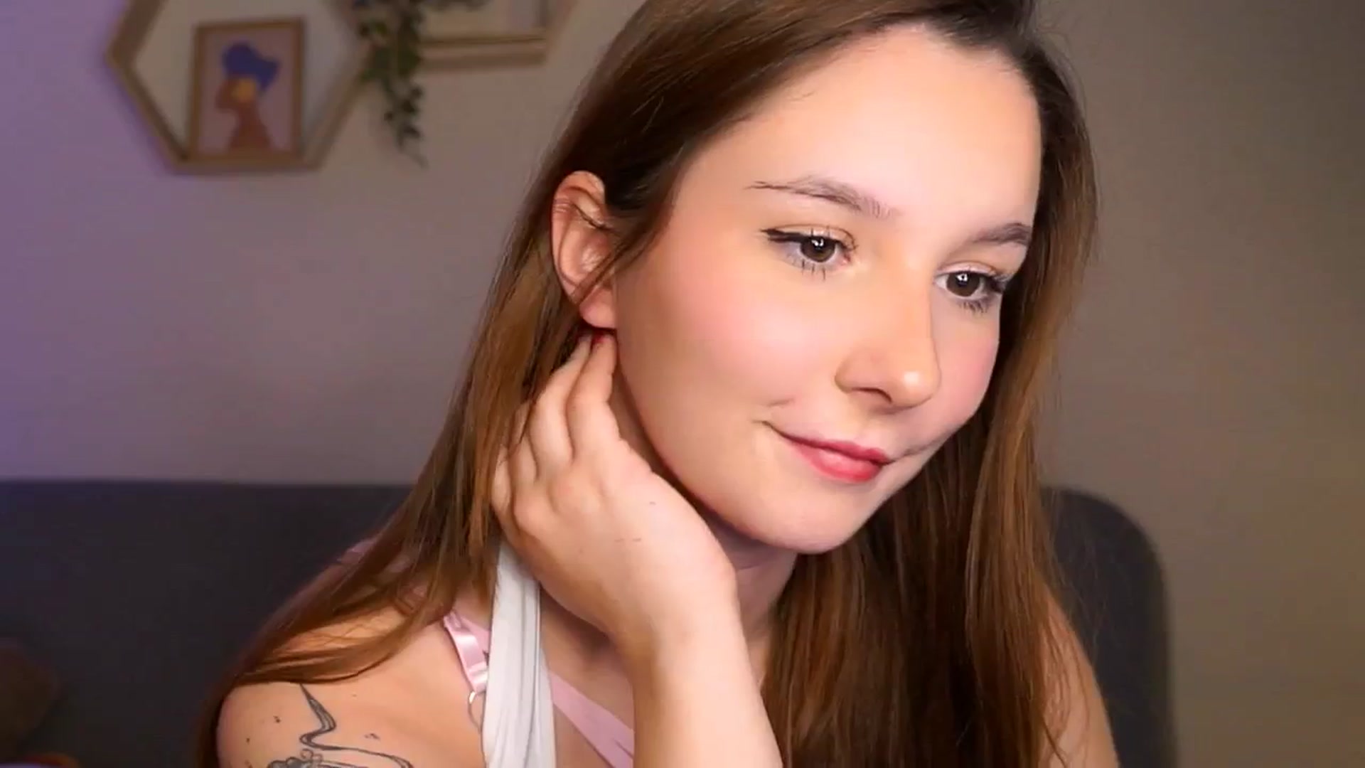 Gallery image thumbnail from BambiiQueen's myfreecams stream on, 03/29/2026, 16:14 image 12 of 20