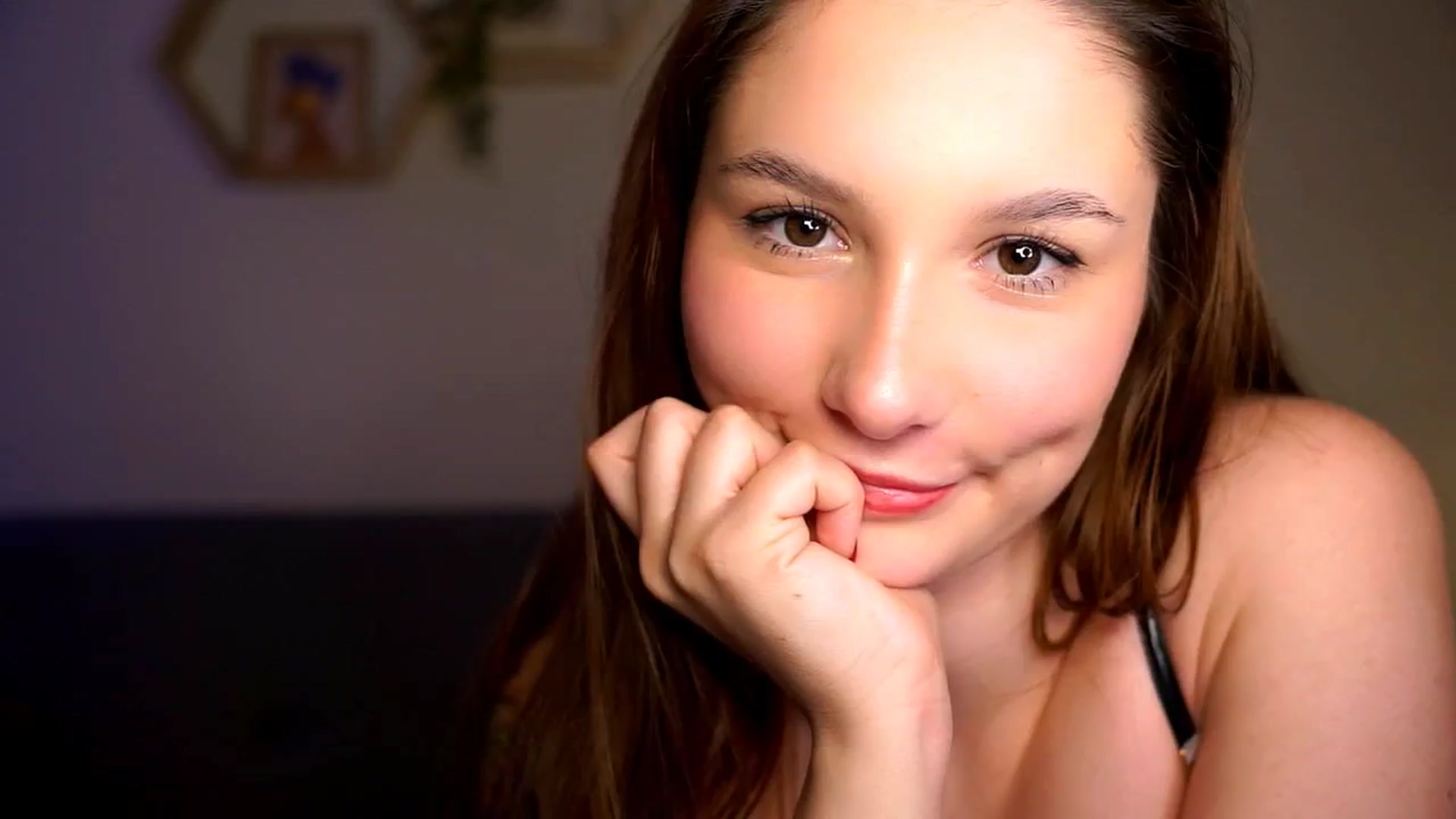 Gallery image thumbnail from BambiiQueen's myfreecams stream on, 03/30/2026, 20:00 image 4 of 20