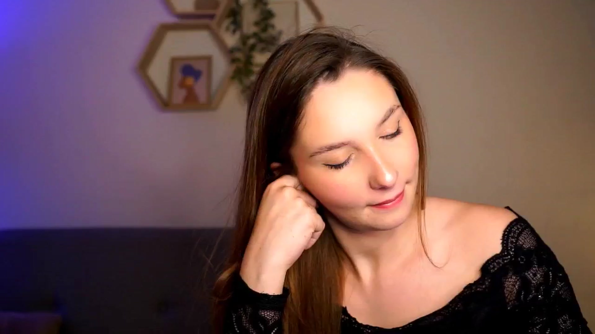 Gallery image thumbnail from BambiiQueen's myfreecams stream on, 03/31/2026, 20:56 image 13 of 20