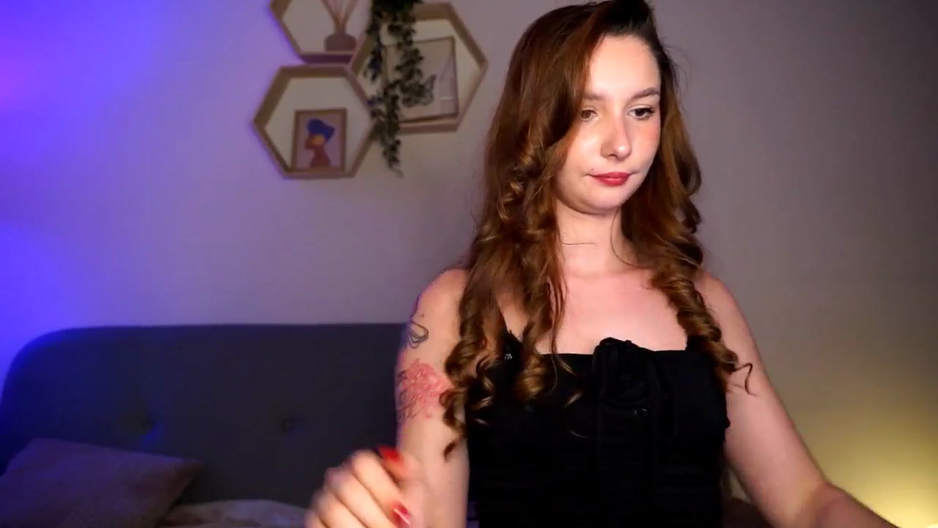 Gallery image thumbnail from BambiiQueen's myfreecams stream on, 04/07/2026, 20:50 image 6 of 20