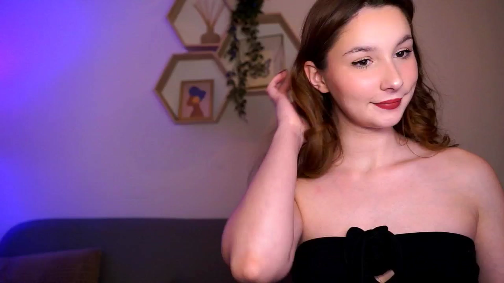Gallery image thumbnail from BambiiQueen's myfreecams stream on, 04/09/2026, 18:41 image 13 of 20