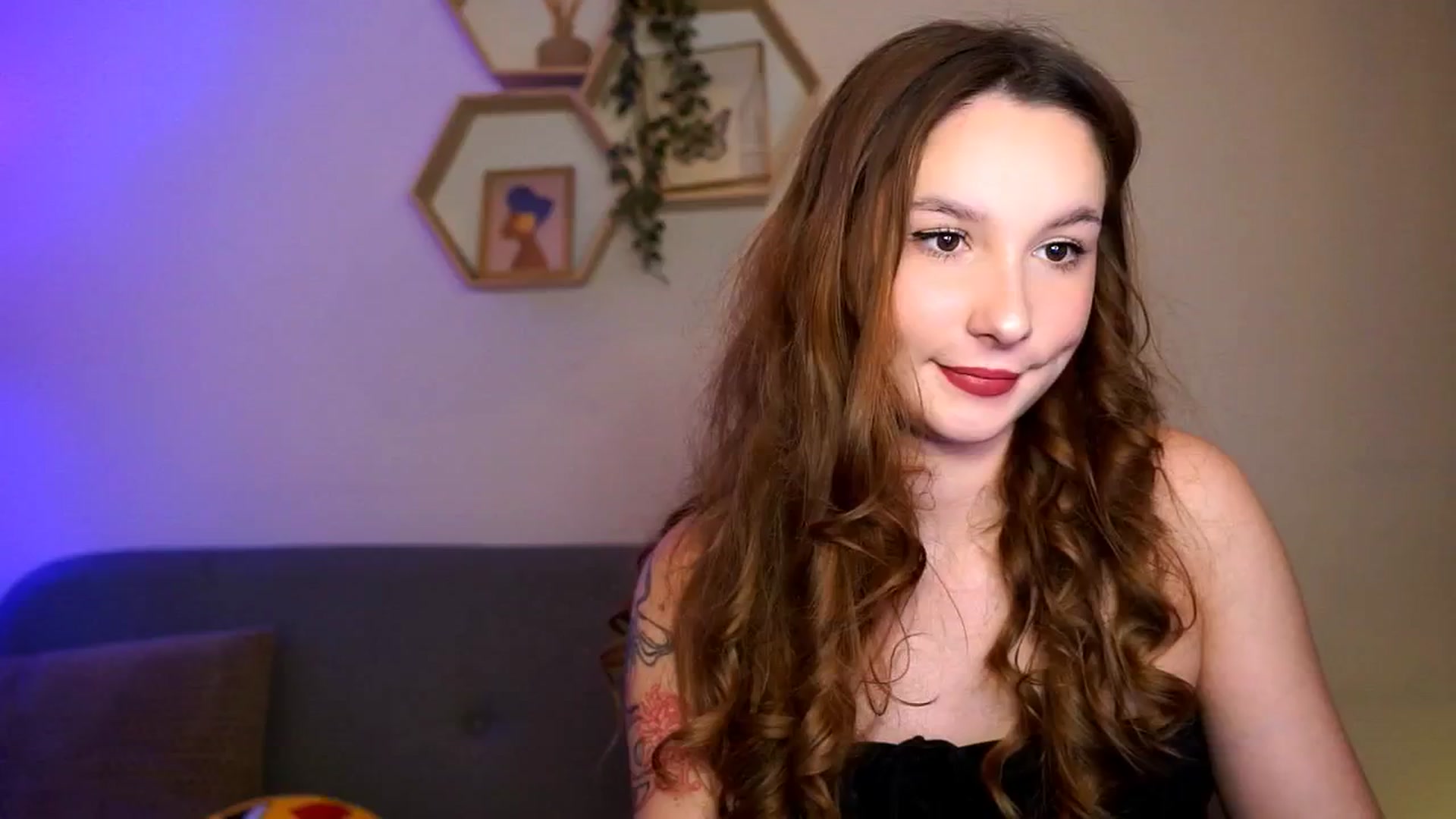Gallery image thumbnail from BambiiQueen's myfreecams stream on, 04/09/2026, 18:41 image 15 of 20