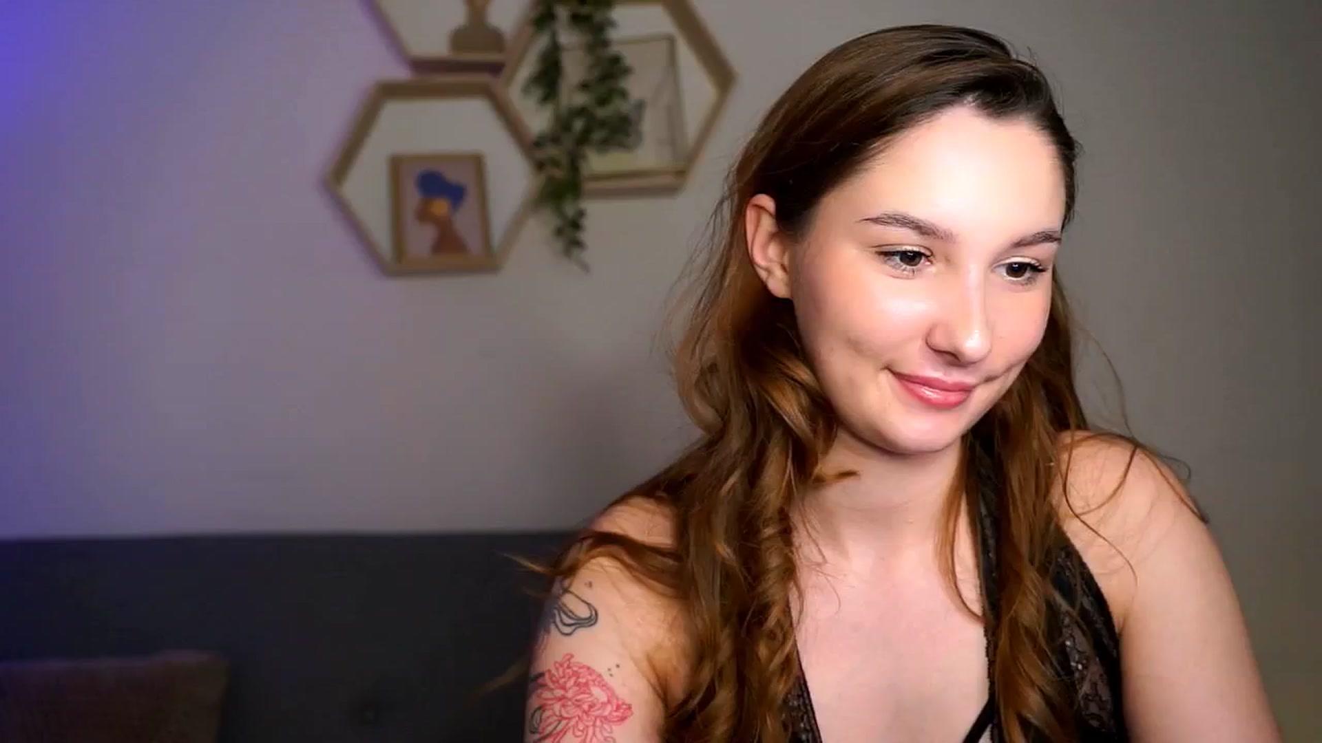 Gallery image thumbnail from BambiiQueen's myfreecams stream on, 04/17/2026, 15:02 image 18 of 20