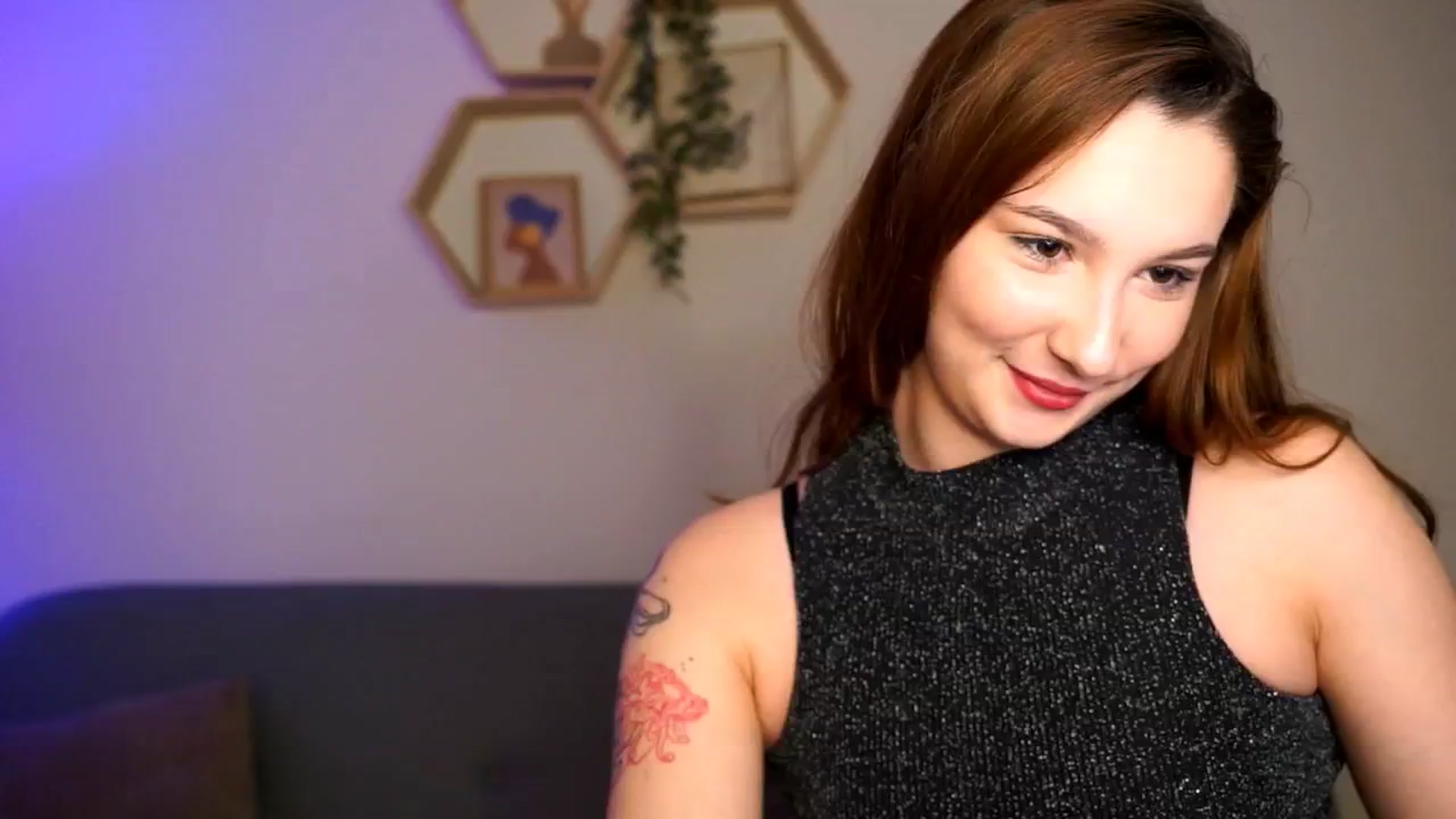 Gallery image thumbnail from BambiiQueen's myfreecams stream on, 04/19/2026, 11:01 image 19 of 20