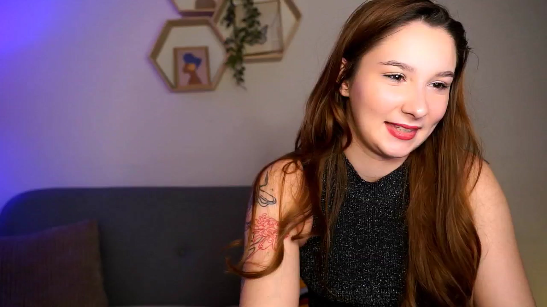 Gallery image thumbnail from BambiiQueen's myfreecams stream on, 04/19/2026, 11:01 image 17 of 20