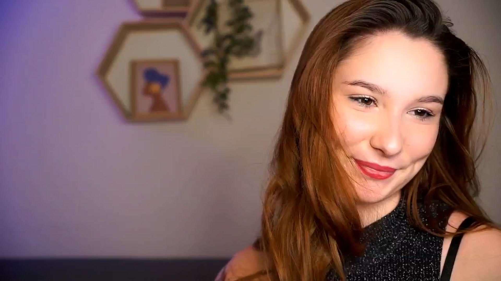 Gallery image thumbnail from BambiiQueen's myfreecams stream on, 04/19/2026, 11:35 image 8 of 20