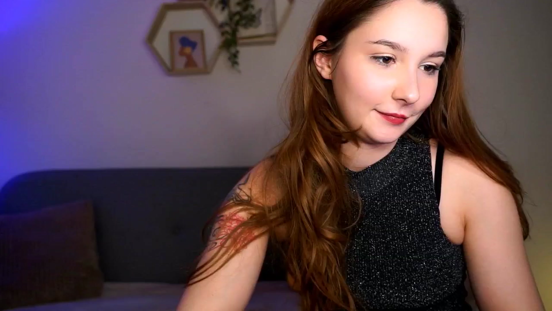 Gallery image thumbnail from BambiiQueen's myfreecams stream on, 04/19/2026, 14:19 image 14 of 20