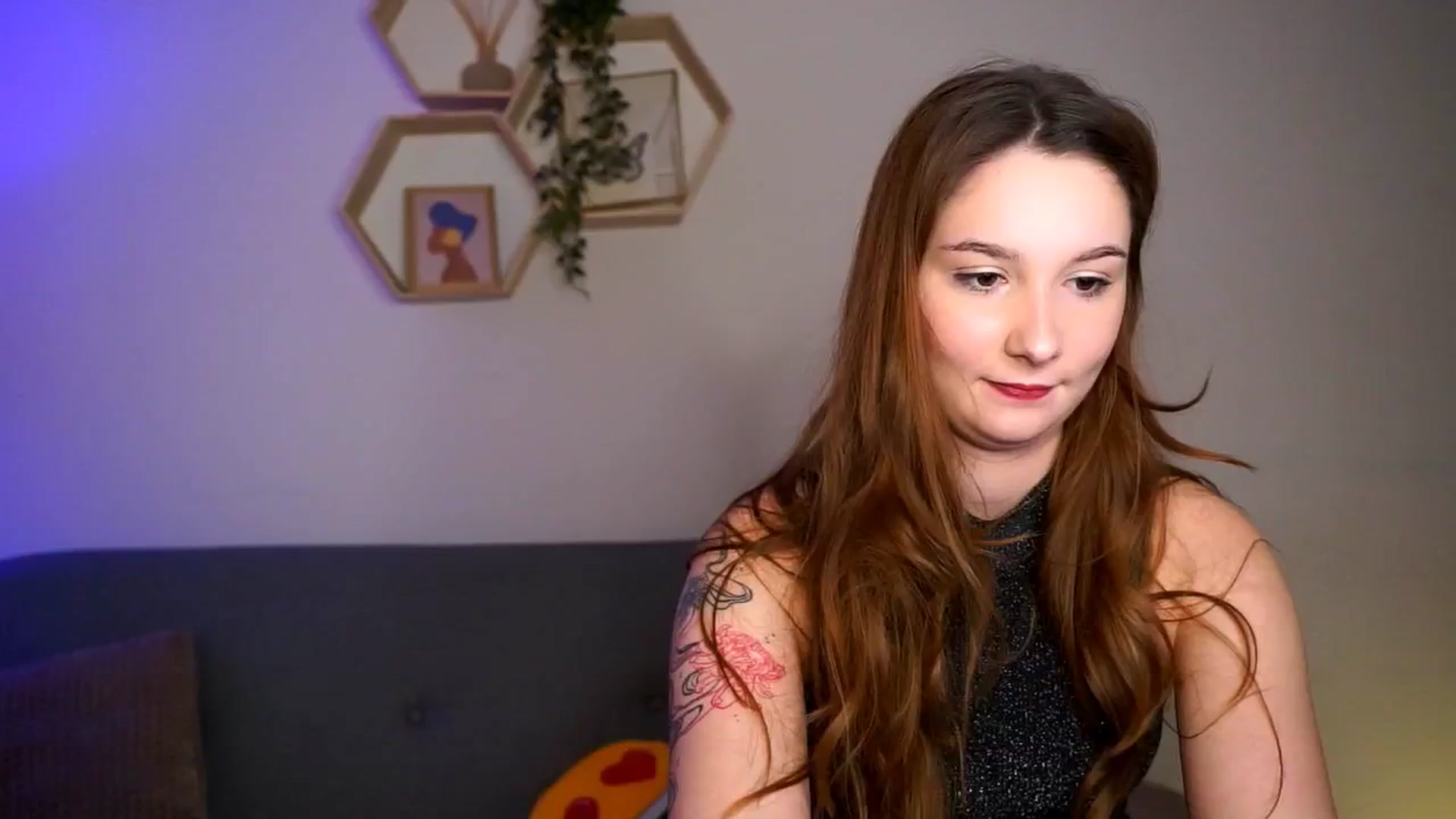 Gallery image thumbnail from BambiiQueen's myfreecams stream on, 04/19/2026, 14:19 image 6 of 20