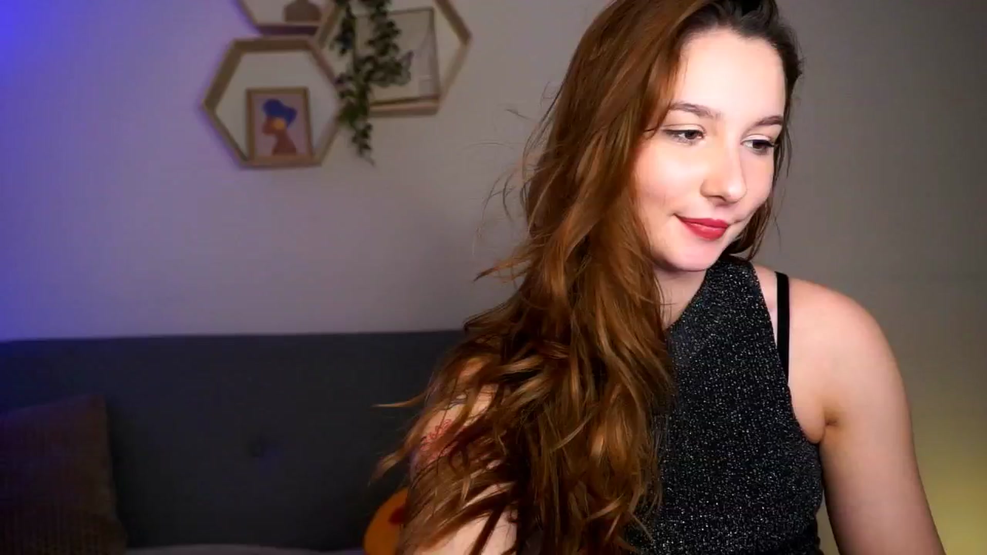 Gallery image thumbnail from BambiiQueen's myfreecams stream on, 04/19/2026, 14:19 image 8 of 20