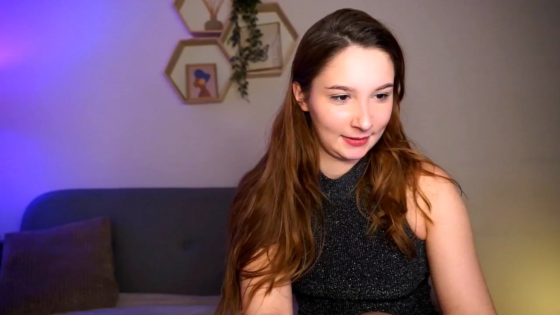 Gallery image thumbnail from BambiiQueen's myfreecams stream on, 04/19/2026, 15:25 image 15 of 20