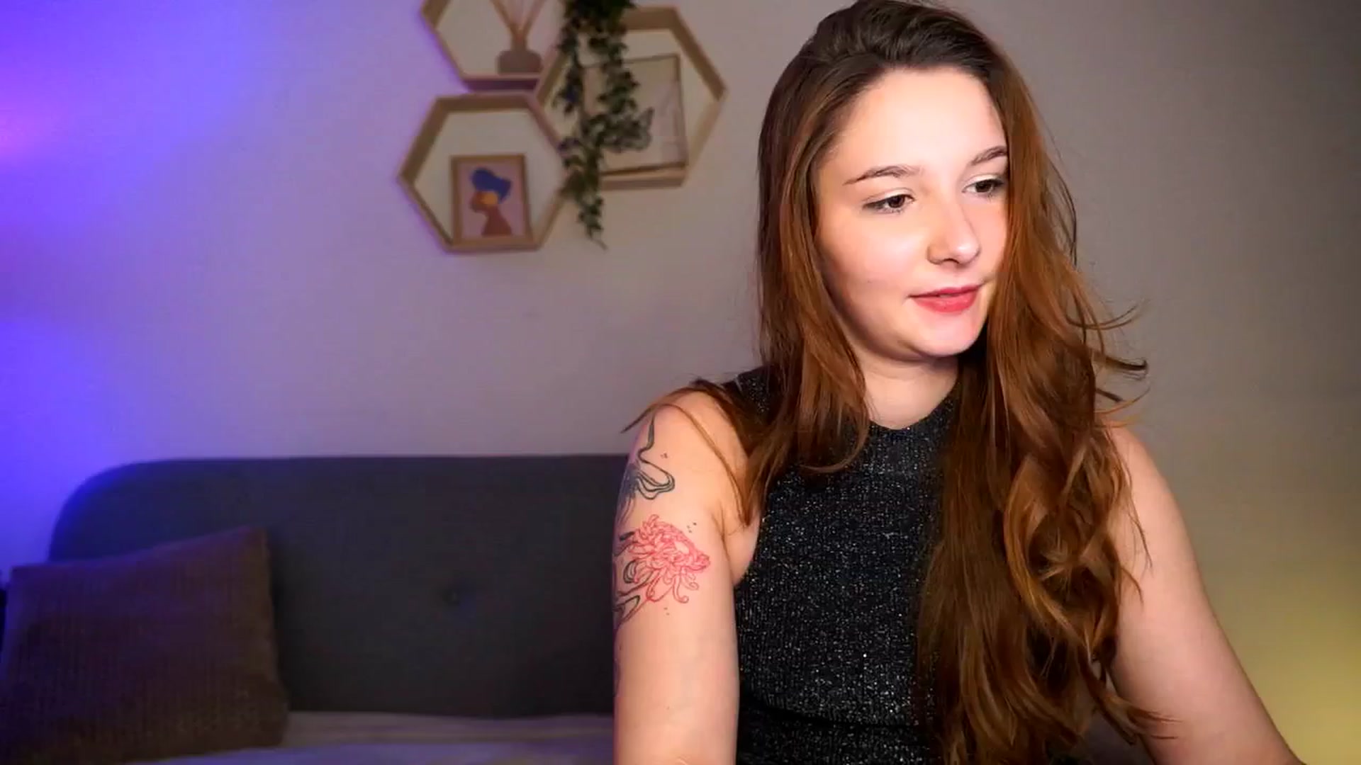 Gallery image thumbnail from BambiiQueen's myfreecams stream on, 04/19/2026, 15:25 image 9 of 20