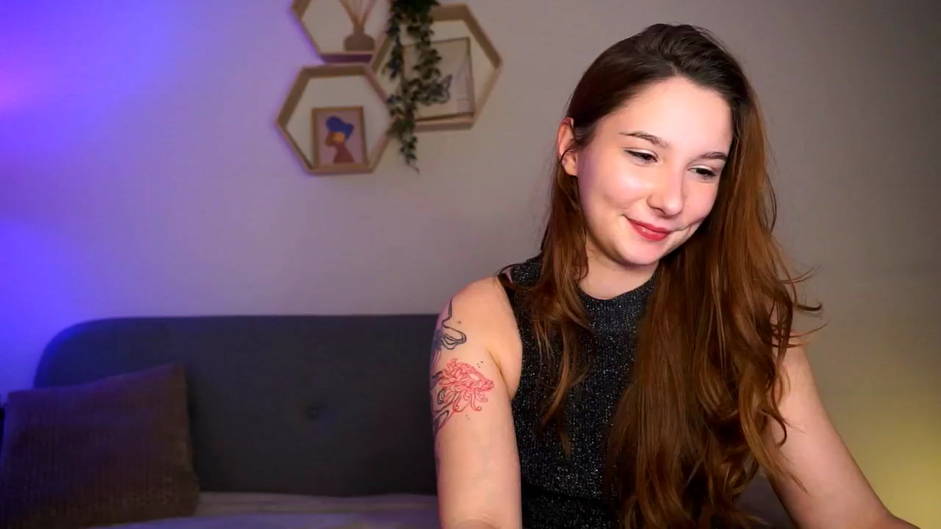 Gallery image thumbnail from BambiiQueen's myfreecams stream on, 04/19/2026, 15:25 image 10 of 20