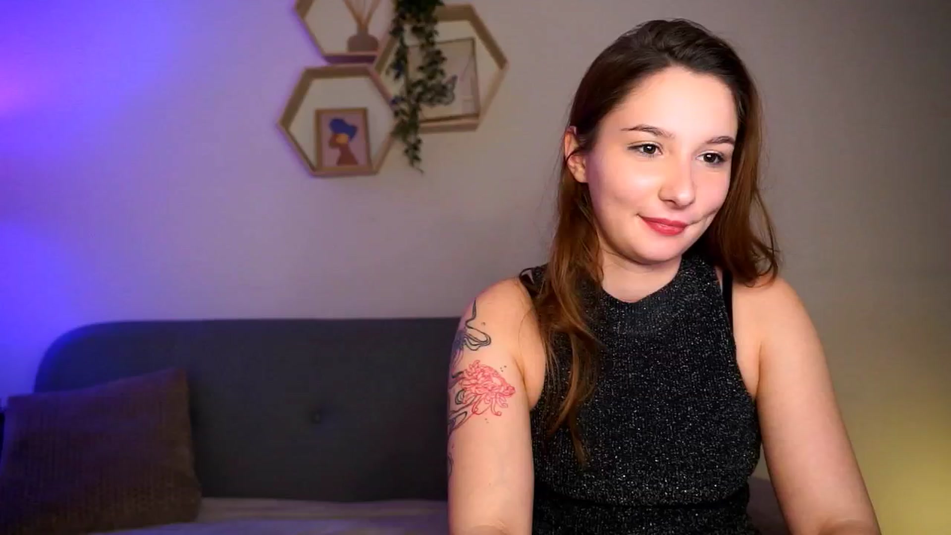 Gallery image thumbnail from BambiiQueen's myfreecams stream on, 04/19/2026, 15:25 image 11 of 20