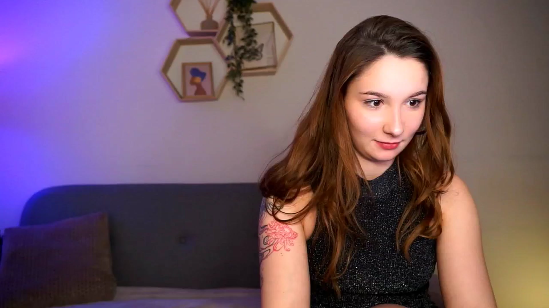 Gallery image thumbnail from BambiiQueen's myfreecams stream on, 04/19/2026, 15:25 image 13 of 20