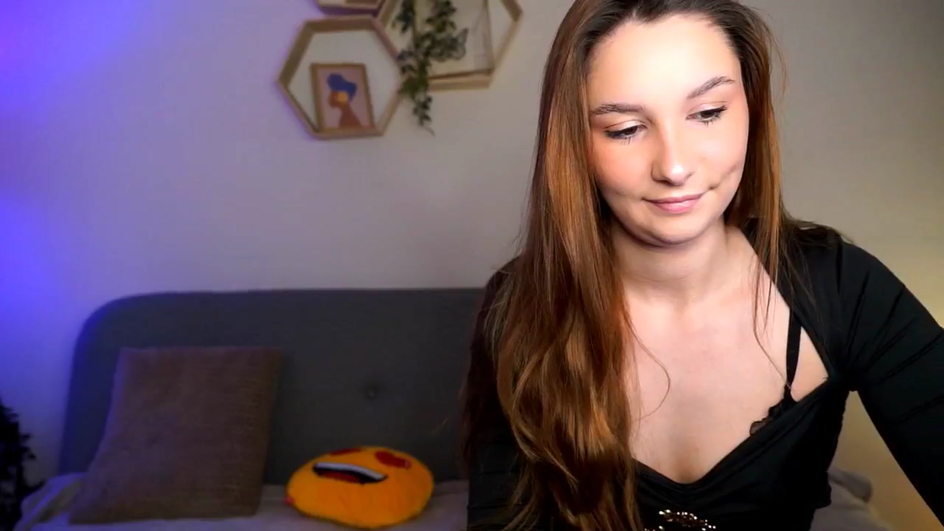 Gallery image thumbnail from BambiiQueen's myfreecams stream on, 04/25/2026, 13:36 image 8 of 20