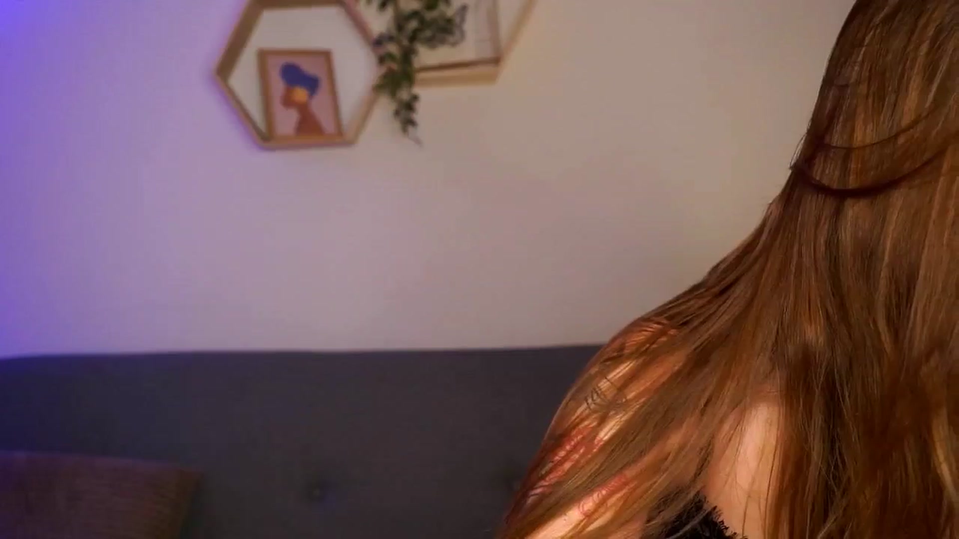 Gallery image thumbnail from BambiiQueen's myfreecams stream on, 04/26/2026, 17:10 image 15 of 20
