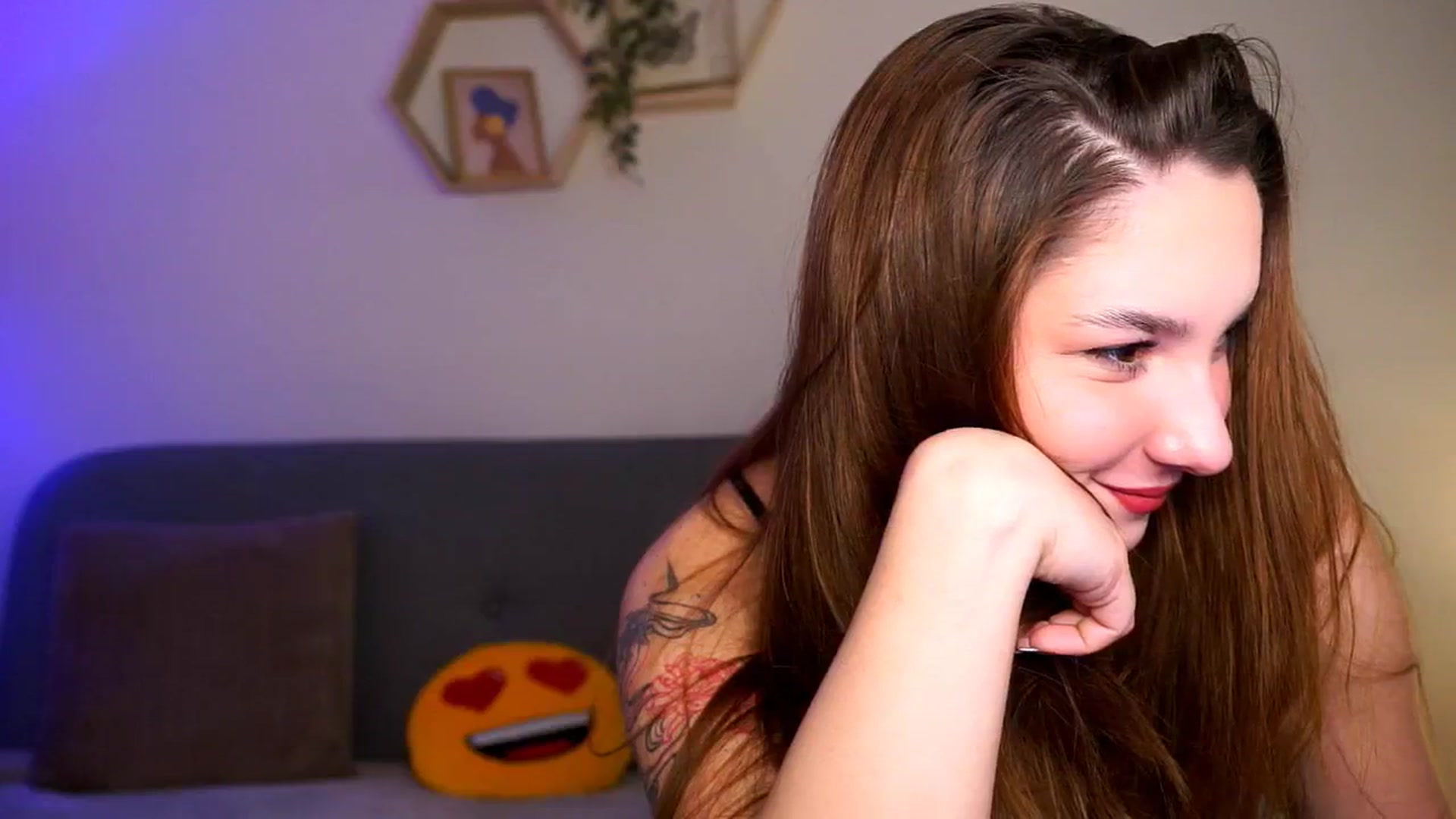 Gallery image thumbnail from BambiiQueen's myfreecams stream on, 04/30/2026, 14:41 image 4 of 20