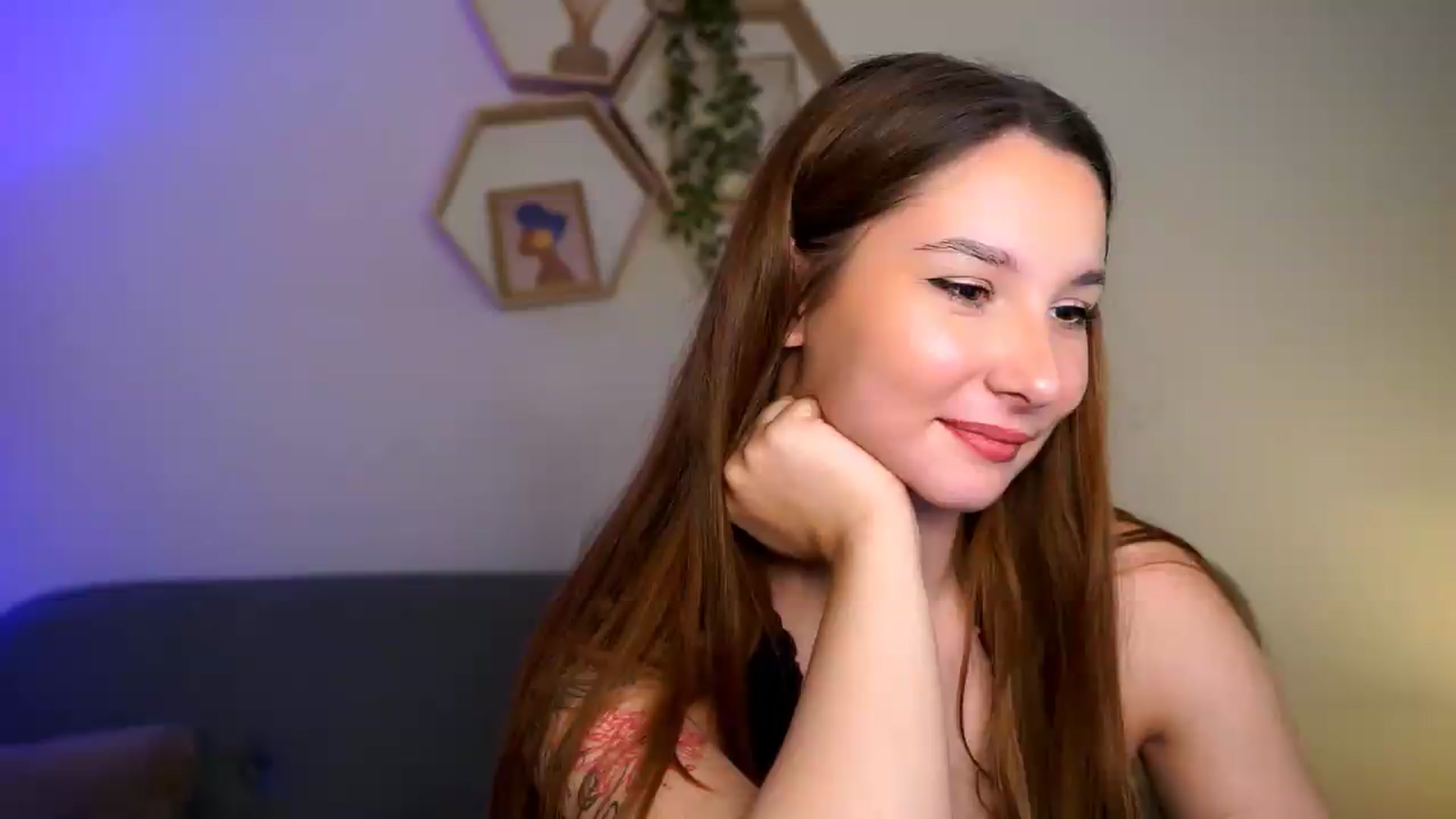 Gallery image thumbnail from BambiiQueen's myfreecams stream on, 05/19/2026, 12:29 image 2 of 20