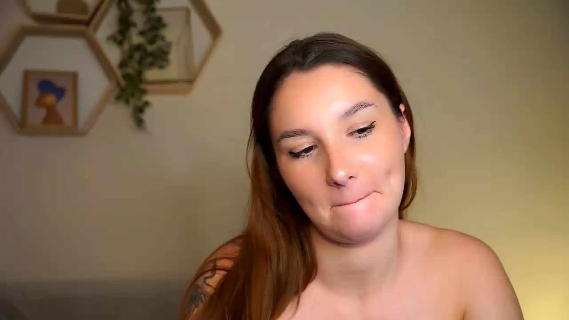 Gallery image thumbnail from BambiiQueen's myfreecams stream on, 05/26/2026, 18:40 image 9 of 20