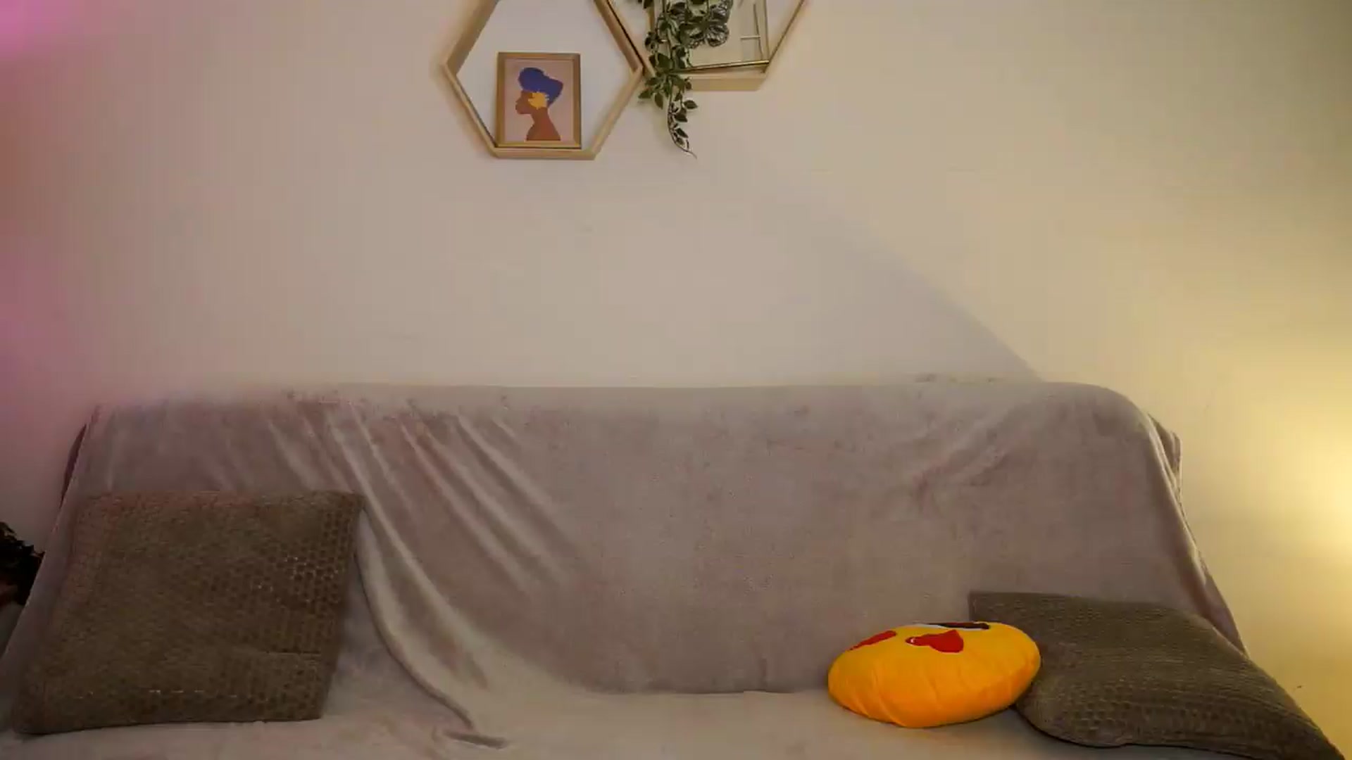 Gallery image thumbnail from BambiiQueen's myfreecams stream on, 05/26/2026, 18:40 image 10 of 20