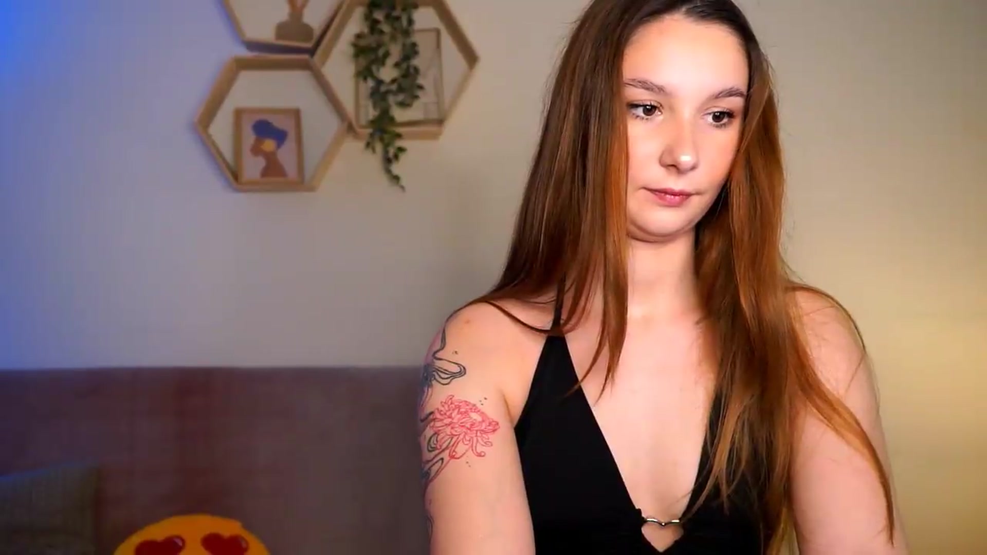 Gallery image thumbnail from BambiiQueen's myfreecams stream on, 06/06/2026, 12:57 image 14 of 20