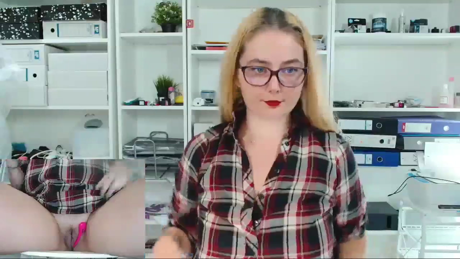 Gallery image thumbnail from BambinAry's myfreecams stream on, 11/28/2023, 21:32 image 16 of 20