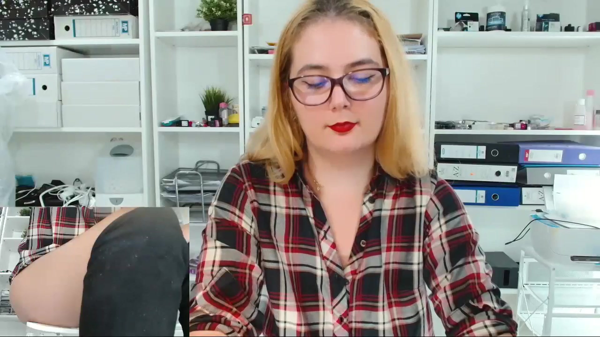 Gallery image thumbnail from BambinAry's myfreecams stream on, 11/28/2023, 21:32 image 17 of 20