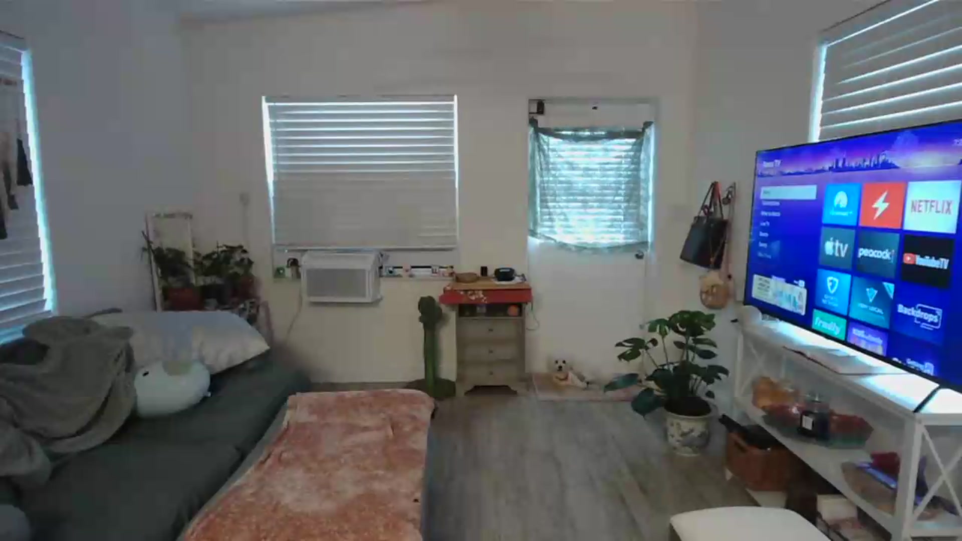 Gallery image thumbnail from Bambz's myfreecams stream on, 06/01/2026, 23:42 image 11 of 20