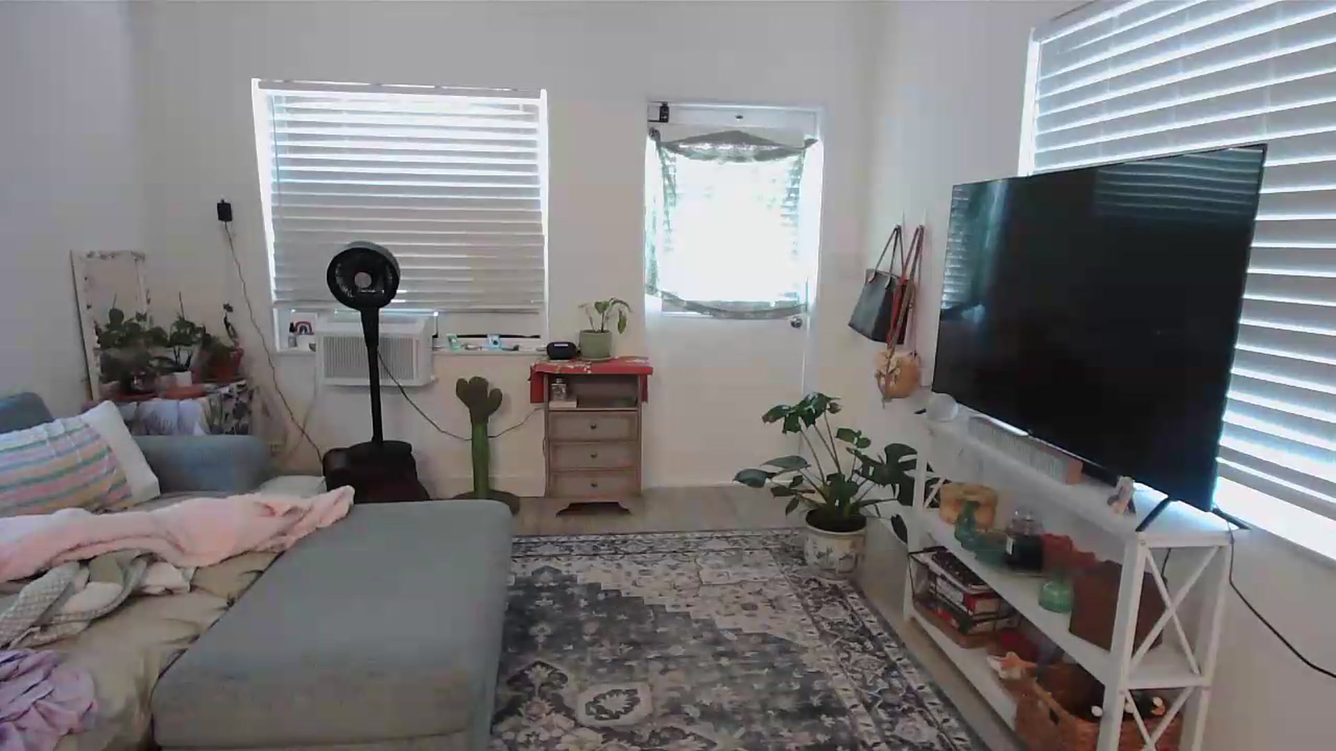 Gallery image thumbnail from Bambz's myfreecams stream on, 07/10/2026, 17:20 image 19 of 20