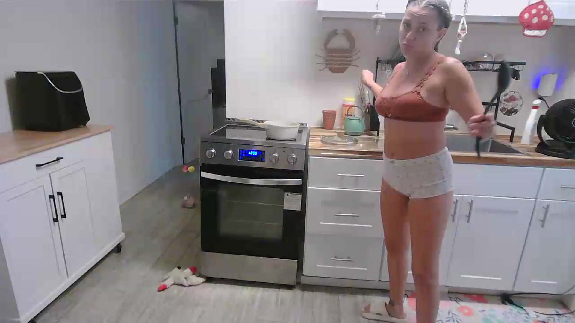 Gallery image thumbnail from Bambz's myfreecams stream on, 08/05/2026, 23:20 image 7 of 20