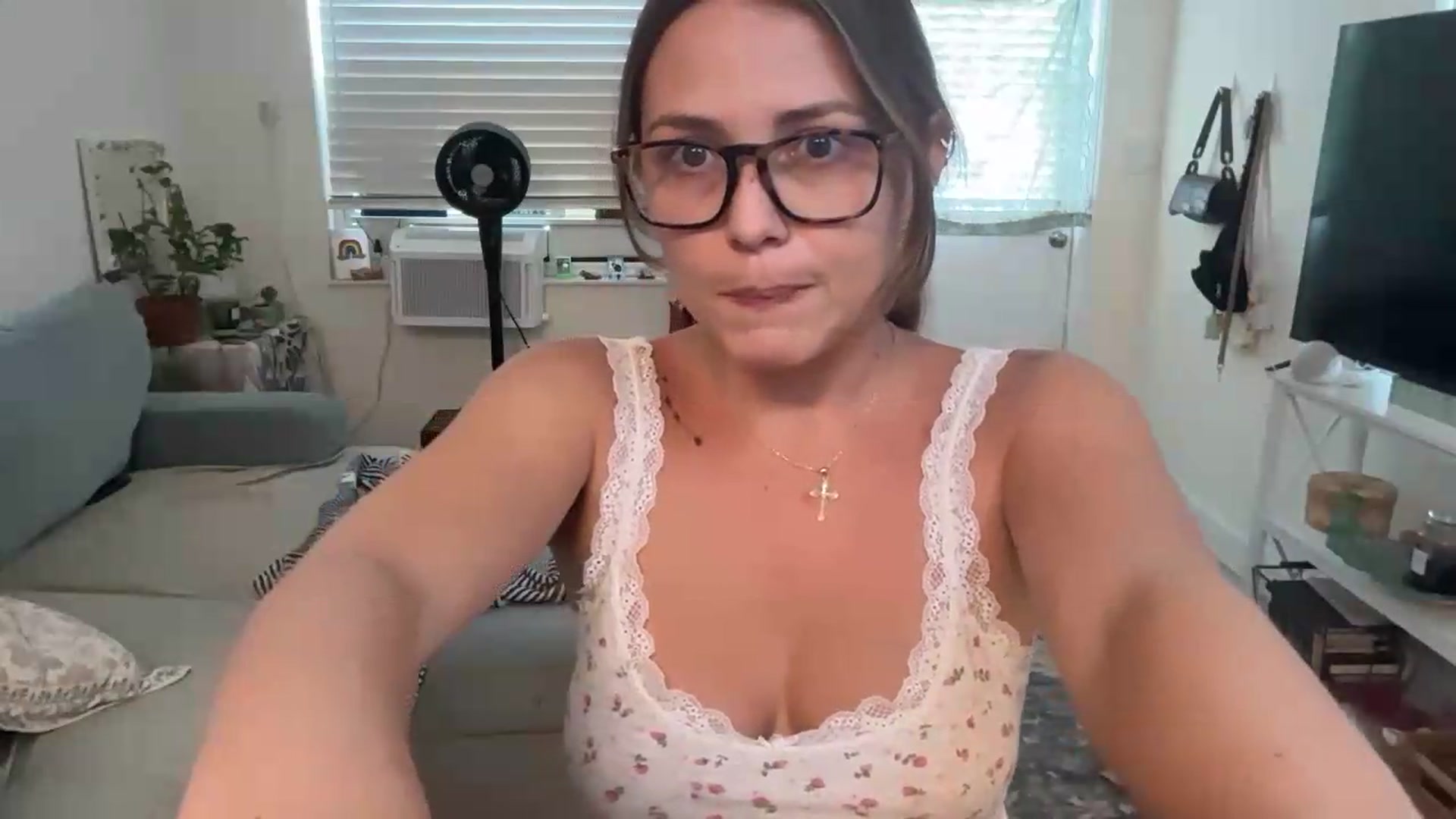Gallery image thumbnail from Bambz's myfreecams stream on, 08/14/2026, 17:41 image 4 of 20