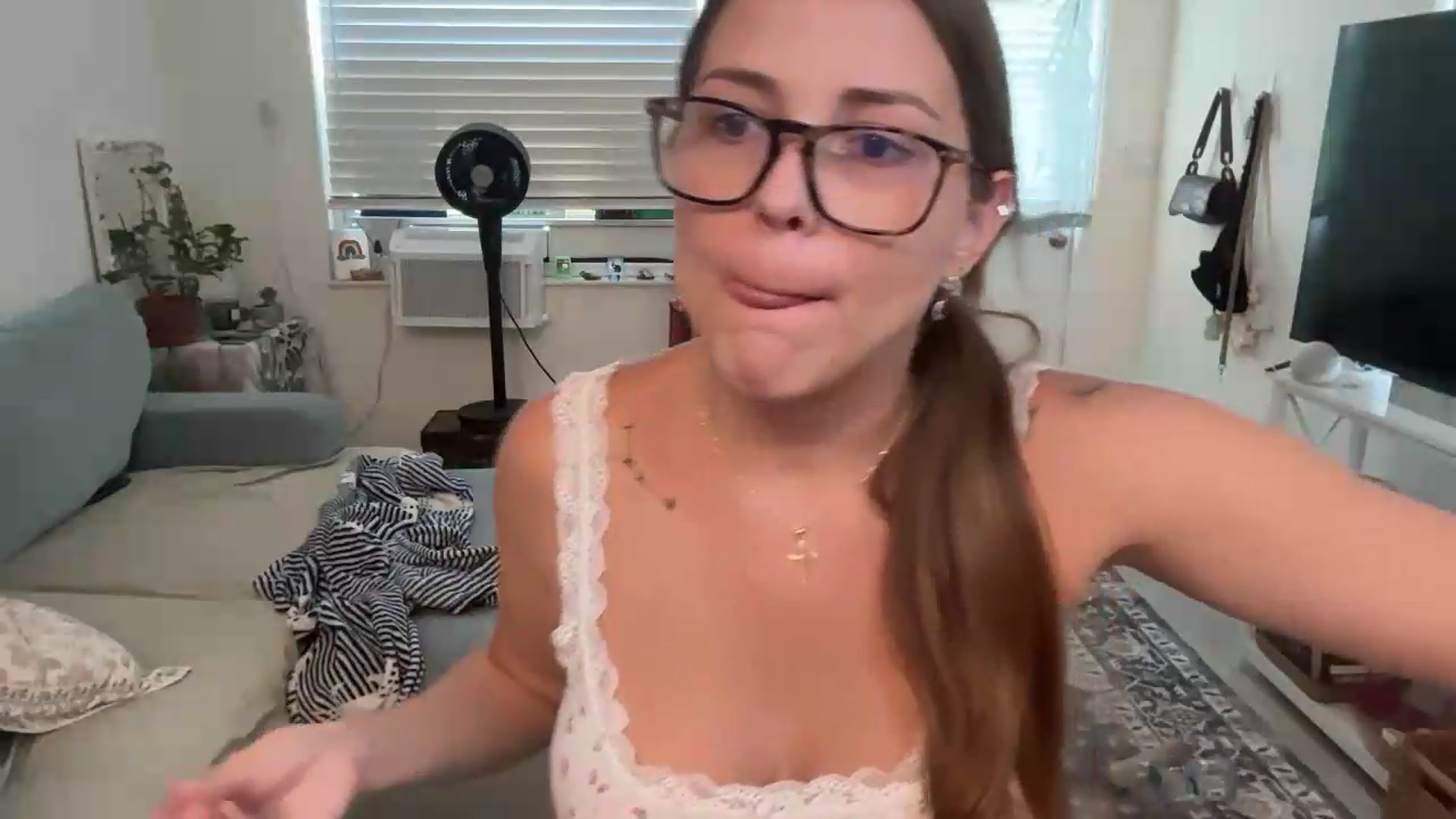 Gallery image thumbnail from Bambz's myfreecams stream on, 08/14/2026, 17:41 image 18 of 20