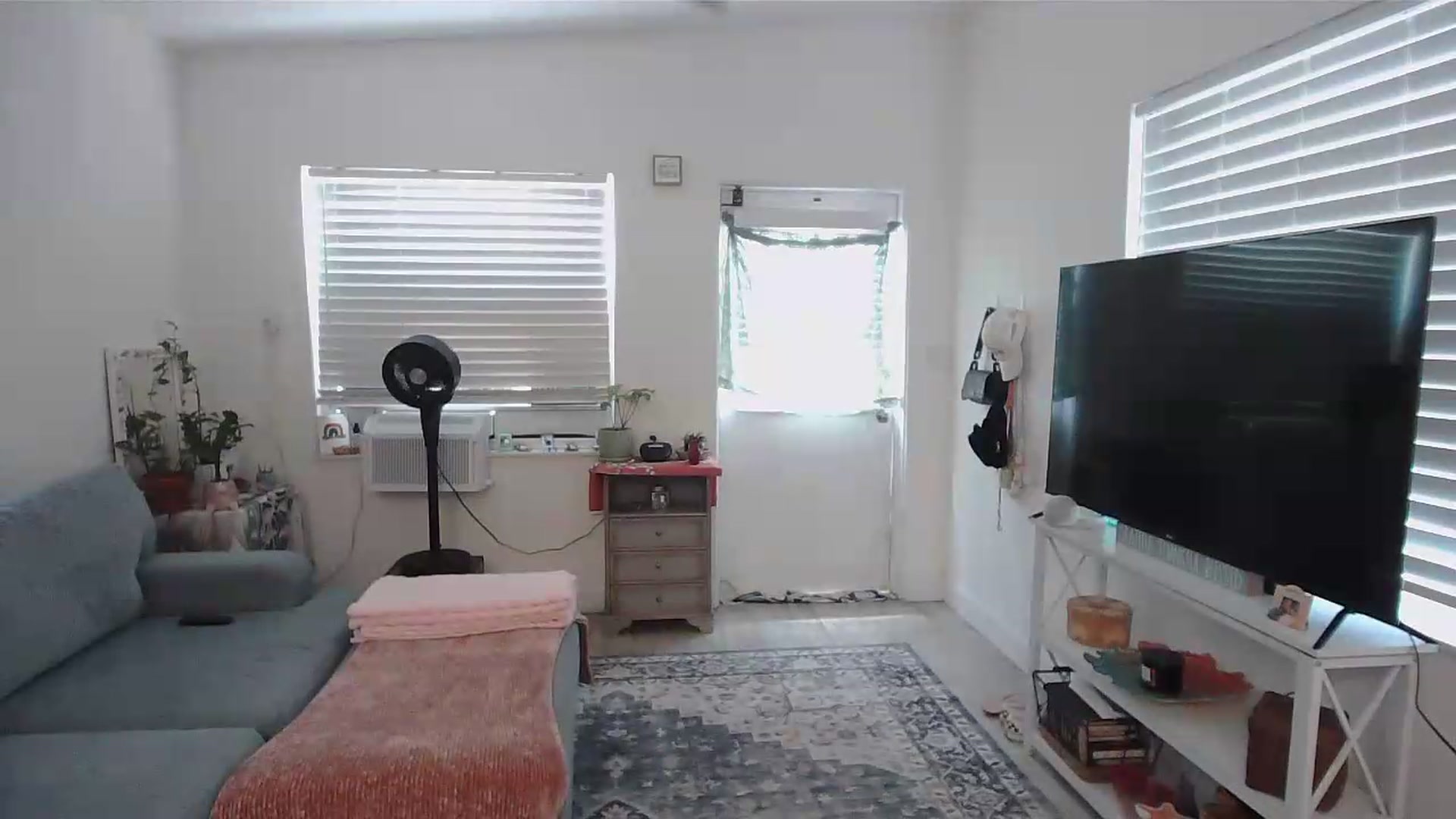 Gallery image thumbnail from Bambz's myfreecams stream on, 08/19/2026, 18:04 image 14 of 20