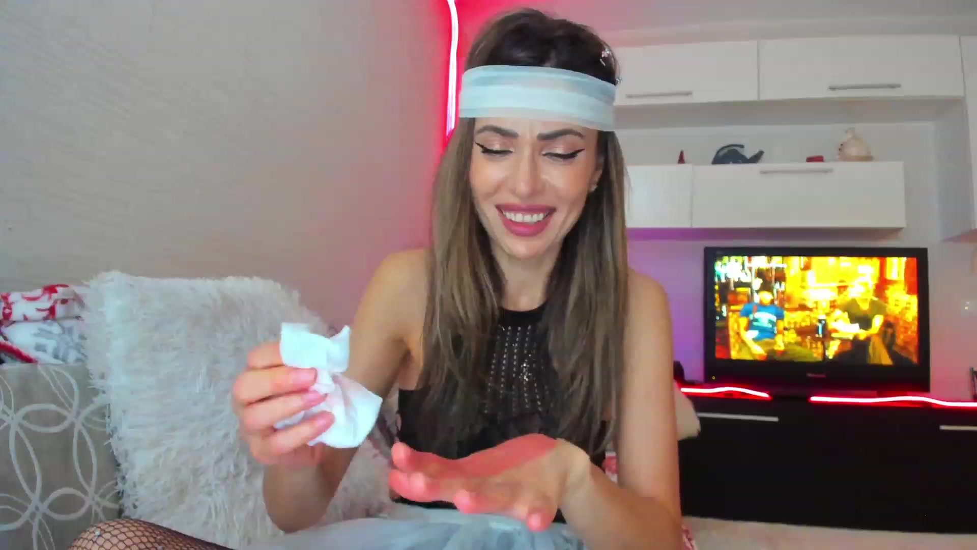 Gallery image thumbnail from BananaQueeen's myfreecams stream on, 04/20/2023, 01:19 image 9 of 20